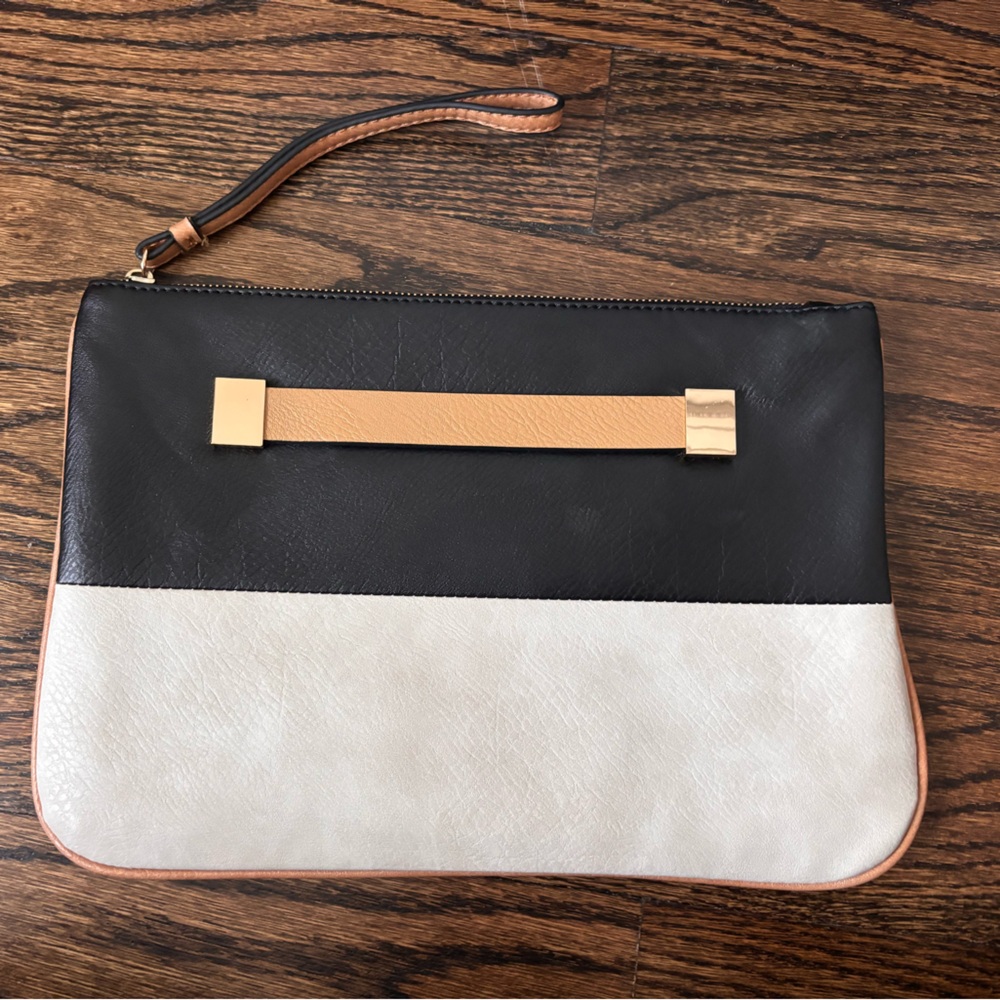 La Tique Black and White Faux Leather Wristlet Clutch